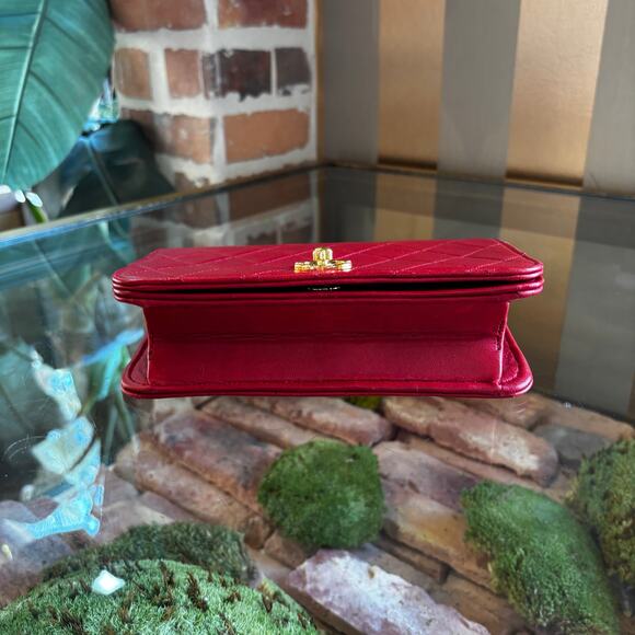CHANEL Wallet on Chain WOC Red Calfskin Vintage Shoulder Bag ADI11216 - Picture 6 of 6
